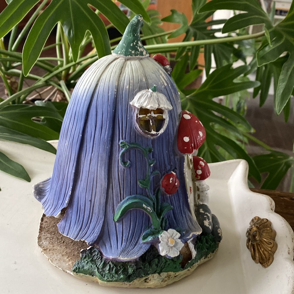 Heartsong Mushroom Fairy House 9” - Picture 4 of 10